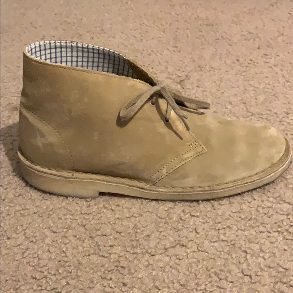 Clark’s women’s desert boot (oak wood suede)